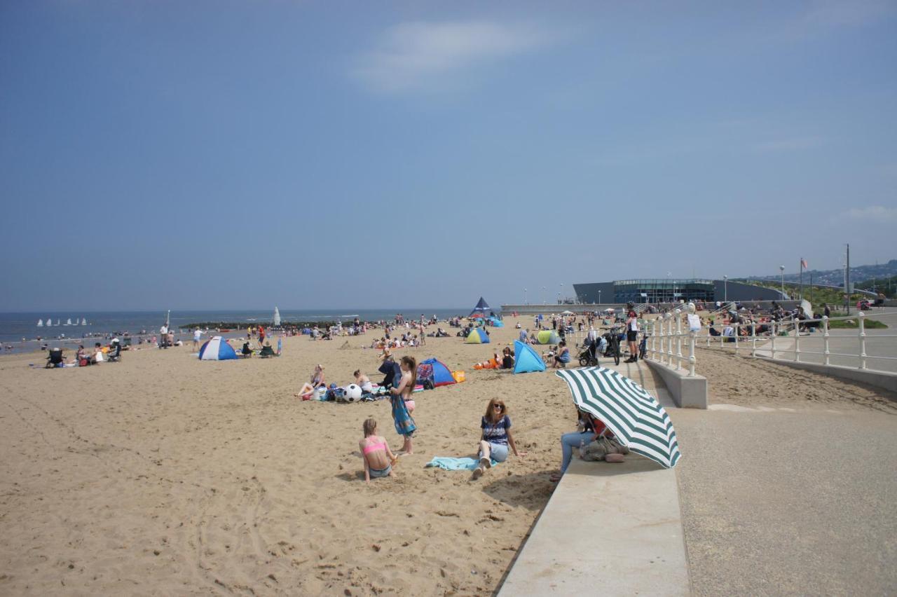 One Bedroom Holiday Apartment Colwyn Bay Εξωτερικό φωτογραφία